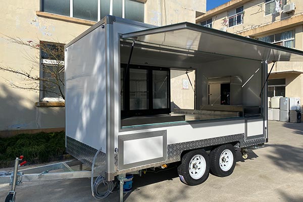 PIZZA TRAILER